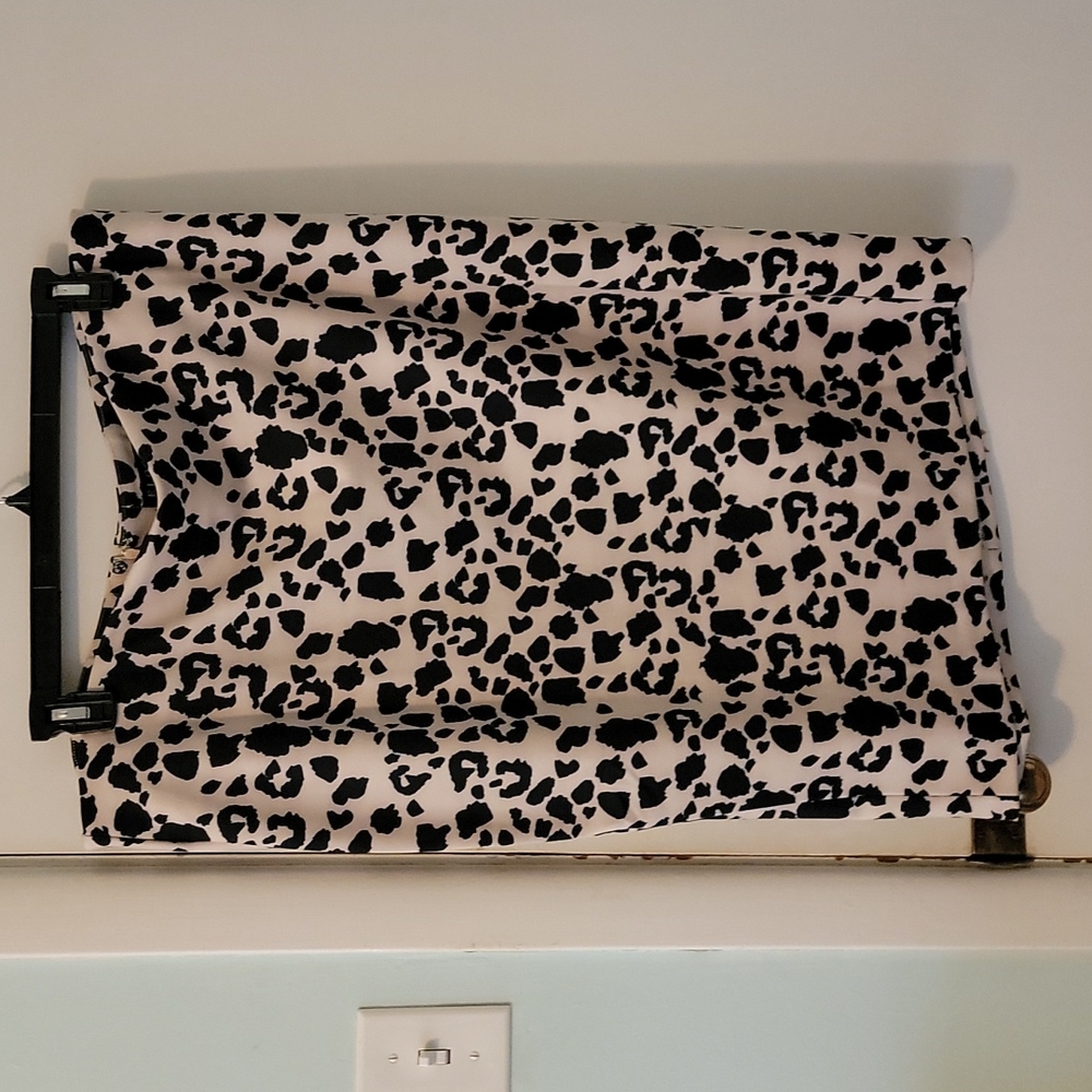Leopard print pencil skirt